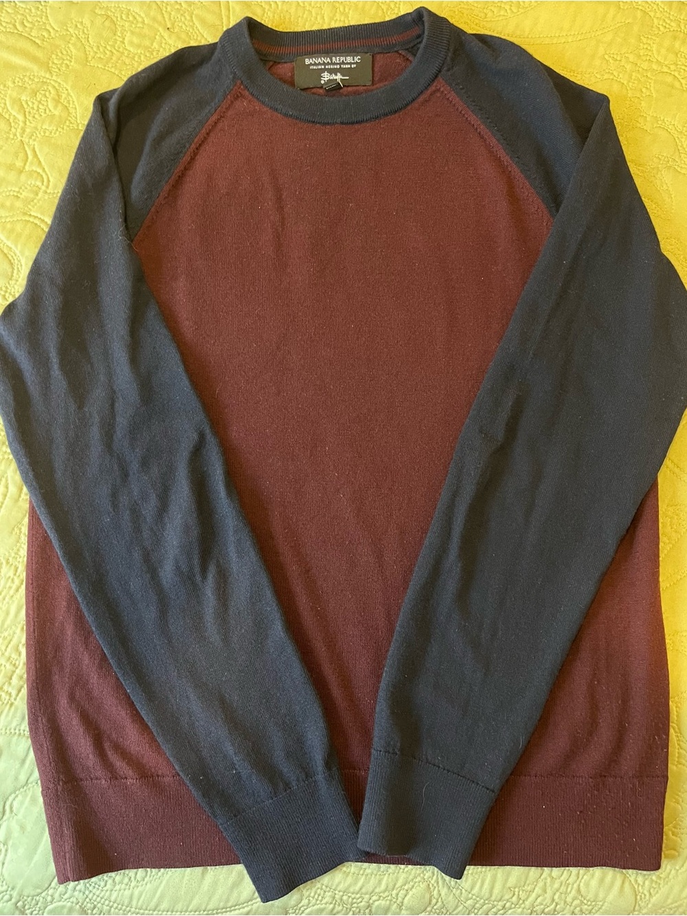 Banana Republic Men's Burgundy and Navy Crewneck Raglan Sweater